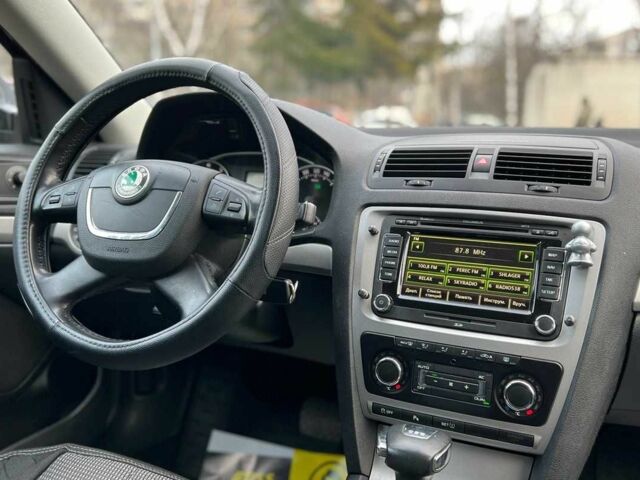 Чорний Шкода Октавія, об'ємом двигуна 1.2 л та пробігом 239 тис. км за 6999 $, фото 19 на Automoto.ua