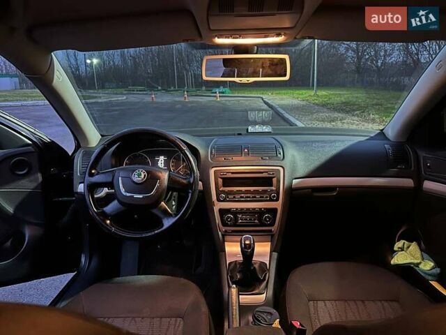 Черный Шкода Октавия, объемом двигателя 1.8 л и пробегом 232 тыс. км за 9900 $, фото 21 на Automoto.ua