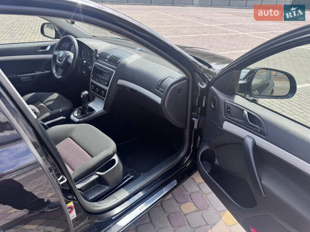 Черный Шкода Октавия, объемом двигателя 1.6 л и пробегом 274 тыс. км за 7999 $, фото 25 на Automoto.ua