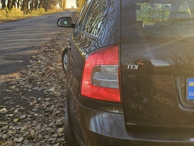 Чорний Шкода Октавія, об'ємом двигуна 1.6 л та пробігом 216 тис. км за 8500 $, фото 3 на Automoto.ua