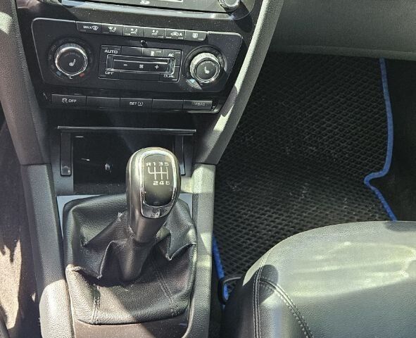 Шкода Октавия 2011 в Харькове на Automoto.ua Черный Шкода Октавия, объемом двигателя 1.8 л и пробегом 0 тыс. км за 8000 $, фото 3 на Automoto.ua