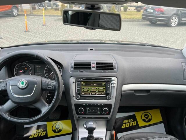 Чорний Шкода Октавія, об'ємом двигуна 1.2 л та пробігом 239 тис. км за 6999 $, фото 12 на Automoto.ua