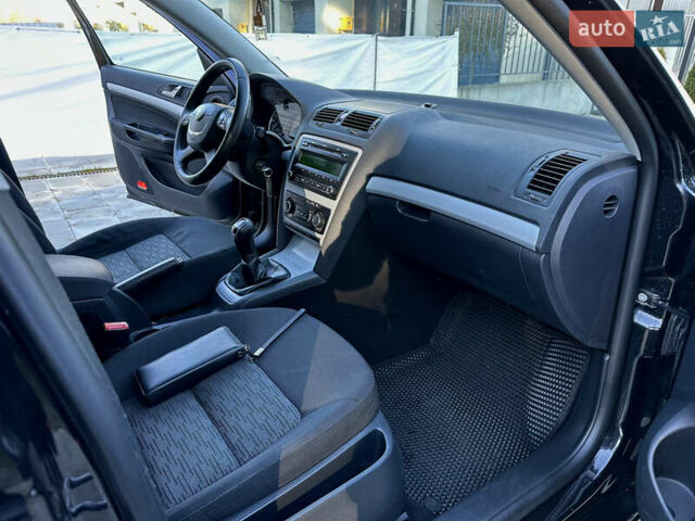 Чорний Шкода Октавія, об'ємом двигуна 1.6 л та пробігом 247 тис. км за 6900 $, фото 31 на Automoto.ua