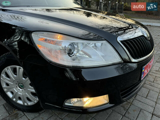 Черный Шкода Октавия, объемом двигателя 1.6 л и пробегом 243 тыс. км за 8350 $, фото 4 на Automoto.ua
