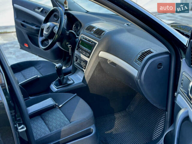 Чорний Шкода Октавія, об'ємом двигуна 1.6 л та пробігом 247 тис. км за 6900 $, фото 29 на Automoto.ua