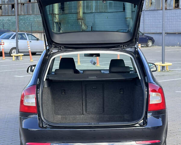 Черный Шкода Октавия, объемом двигателя 2 л и пробегом 232 тыс. км за 8999 $, фото 7 на Automoto.ua