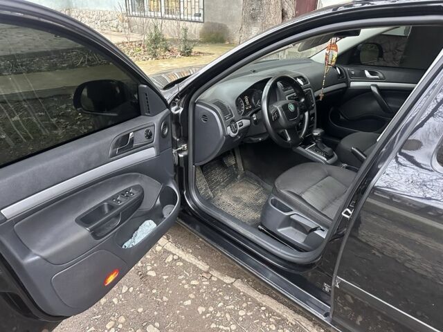 Черный Шкода Октавия, объемом двигателя 1.6 л и пробегом 281 тыс. км за 6458 $, фото 4 на Automoto.ua