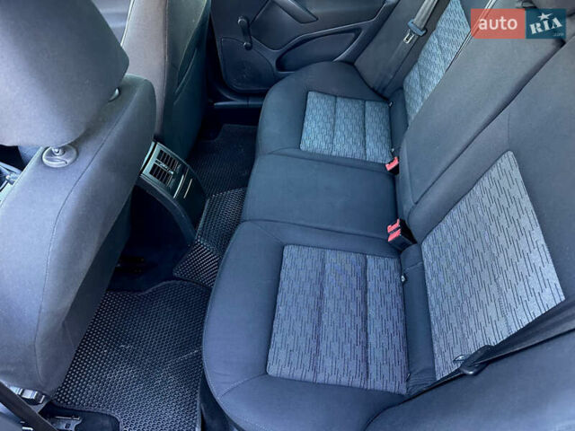 Чорний Шкода Октавія, об'ємом двигуна 1.6 л та пробігом 247 тис. км за 6900 $, фото 27 на Automoto.ua