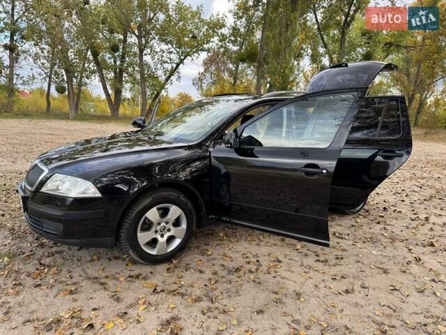 Шкода Октавия 2011 в Полтаве на Automoto.ua Черный Шкода Октавия, объемом двигателя 1.6 л и пробегом 220 тыс. км за 7600 $, фото 77 на Automoto.ua