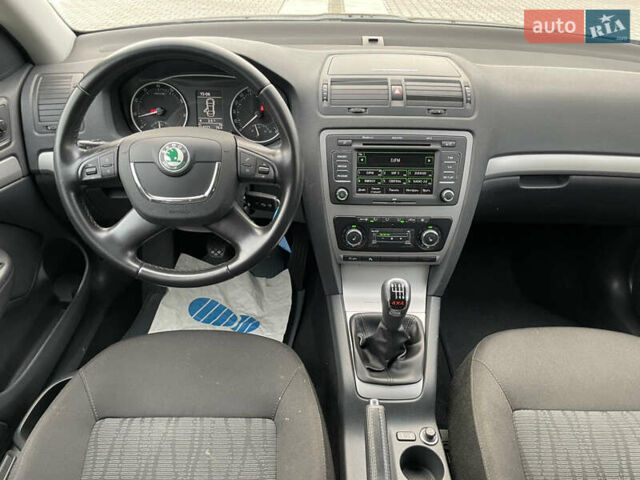 Черный Шкода Октавия, объемом двигателя 1.8 л и пробегом 154 тыс. км за 7500 $, фото 40 на Automoto.ua