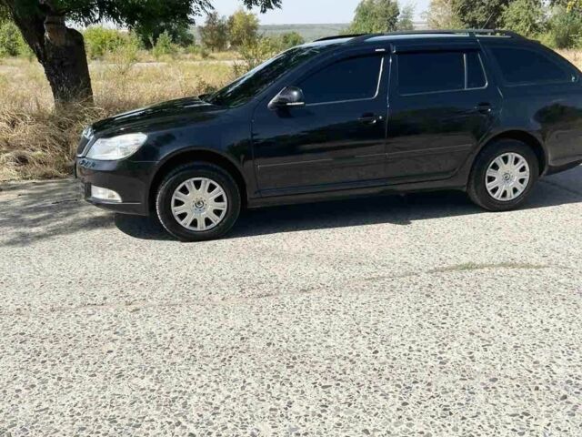 Черный Шкода Октавия, объемом двигателя 1.6 л и пробегом 365 тыс. км за 8800 $, фото 3 на Automoto.ua