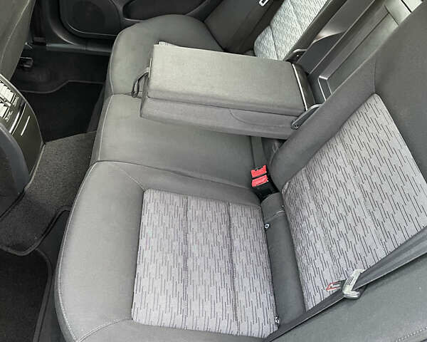 Чорний Шкода Октавія, об'ємом двигуна 1.6 л та пробігом 194 тис. км за 9399 $, фото 75 на Automoto.ua