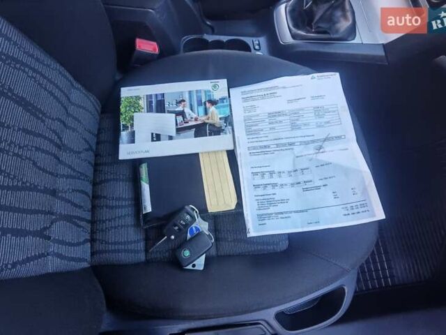 Черный Шкода Октавия, объемом двигателя 2 л и пробегом 178 тыс. км за 10250 $, фото 75 на Automoto.ua