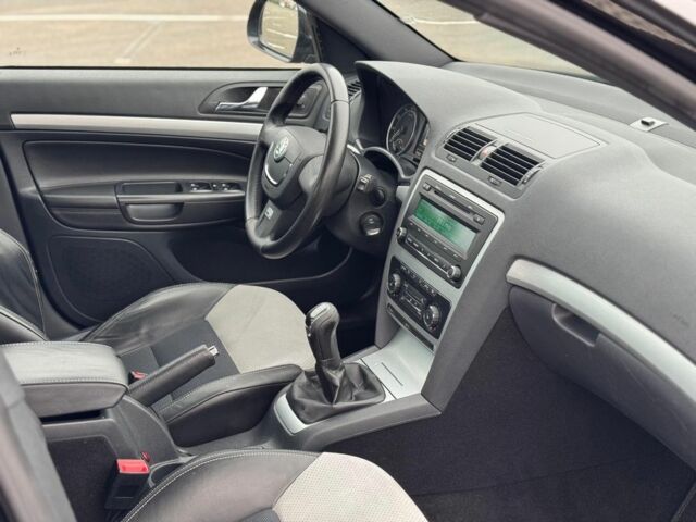 Чорний Шкода Октавія, об'ємом двигуна 2 л та пробігом 217 тис. км за 9500 $, фото 7 на Automoto.ua