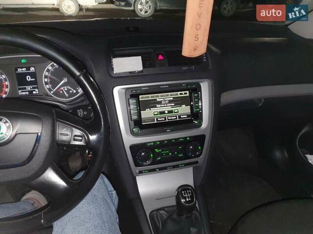 Черный Шкода Октавия, объемом двигателя 1.6 л и пробегом 220 тыс. км за 7950 $, фото 25 на Automoto.ua