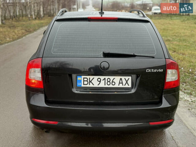 Черный Шкода Октавия, объемом двигателя 1.2 л и пробегом 300 тыс. км за 5800 $, фото 5 на Automoto.ua