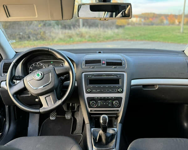 Шкода Октавія 2011 у Мукачеве на Automoto.ua Чорний Шкода Октавія, об'ємом двигуна 0 л та пробігом 244 тис. км за 7800 $, фото 15 на Automoto.ua