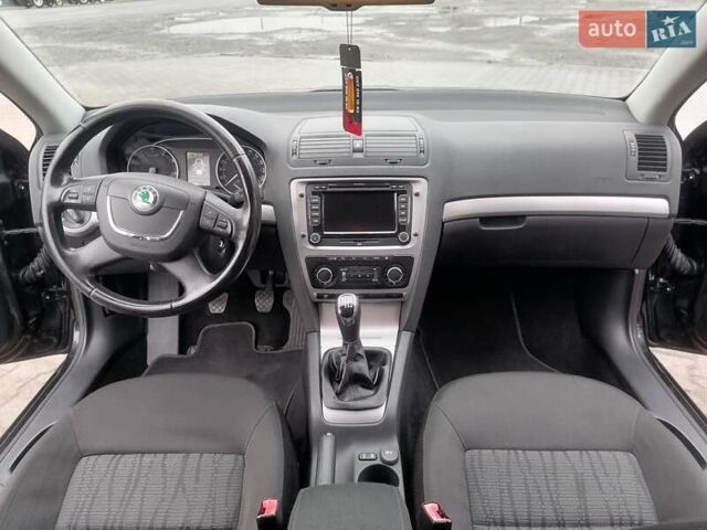 Чорний Шкода Октавія, об'ємом двигуна 1.2 л та пробігом 183 тис. км за 6300 $, фото 29 на Automoto.ua