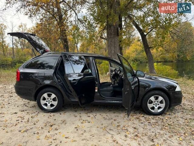 Шкода Октавия 2011 в Полтаве на Automoto.ua Черный Шкода Октавия, объемом двигателя 1.6 л и пробегом 220 тыс. км за 7600 $, фото 90 на Automoto.ua