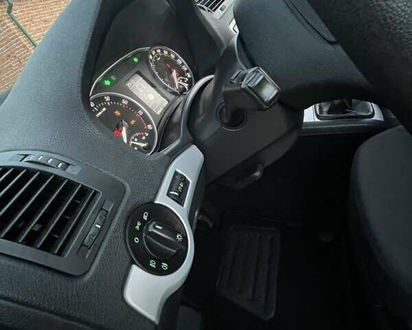 Черный Шкода Октавия, объемом двигателя 1.8 л и пробегом 230 тыс. км за 7700 $, фото 6 на Automoto.ua