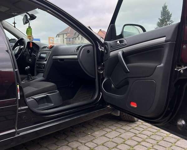 Черный Шкода Октавия, объемом двигателя 1.6 л и пробегом 286 тыс. км за 7200 $, фото 5 на Automoto.ua