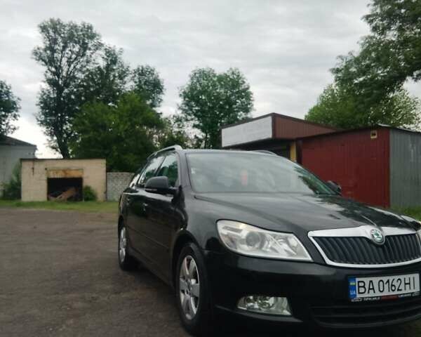 Черный Шкода Октавия, объемом двигателя 1.39 л и пробегом 236 тыс. км за 7000 $, фото 2 на Automoto.ua