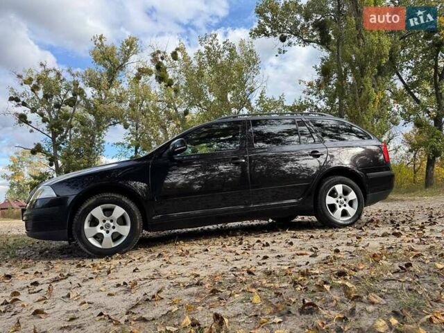 Шкода Октавия 2011 в Полтаве на Automoto.ua Черный Шкода Октавия, объемом двигателя 1.6 л и пробегом 220 тыс. км за 7600 $, фото 8 на Automoto.ua