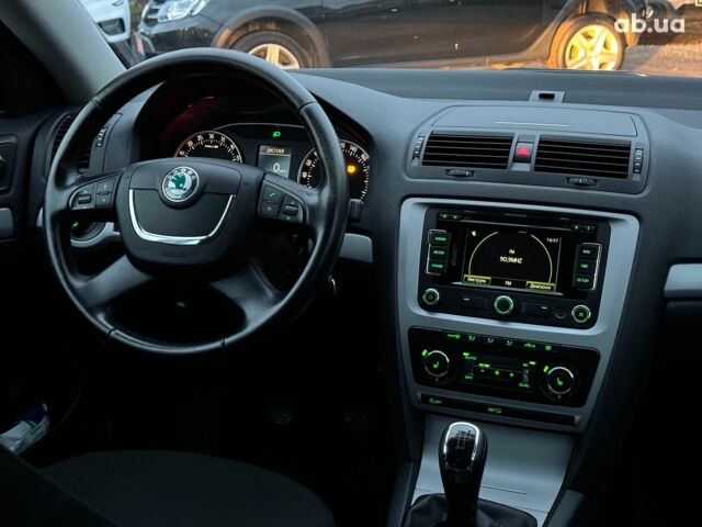 Черный Шкода Октавия, объемом двигателя 1.6 л и пробегом 237 тыс. км за 8190 $, фото 19 на Automoto.ua