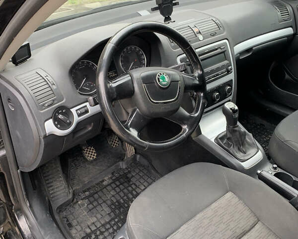 Черный Шкода Октавия, объемом двигателя 2 л и пробегом 277 тыс. км за 8200 $, фото 8 на Automoto.ua