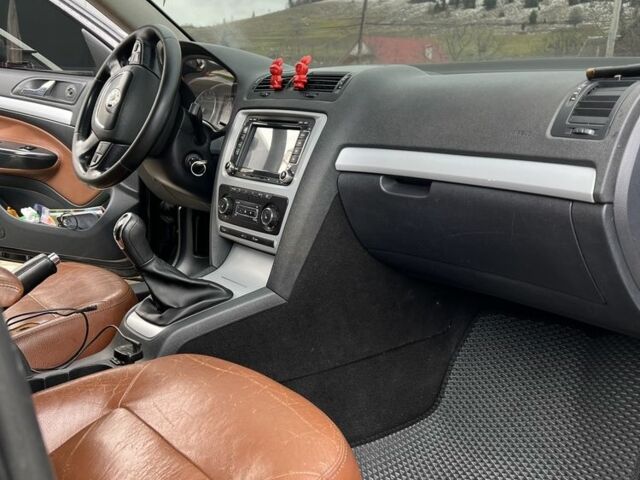 Чорний Шкода Октавія, об'ємом двигуна 1.6 л та пробігом 240 тис. км за 6299 $, фото 7 на Automoto.ua