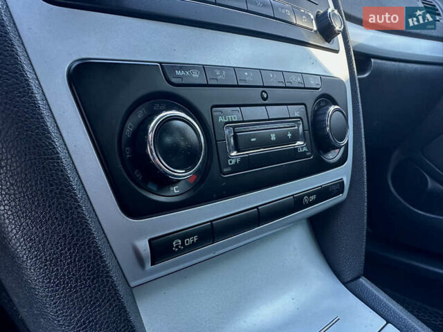 Чорний Шкода Октавія, об'ємом двигуна 1.6 л та пробігом 247 тис. км за 6900 $, фото 24 на Automoto.ua