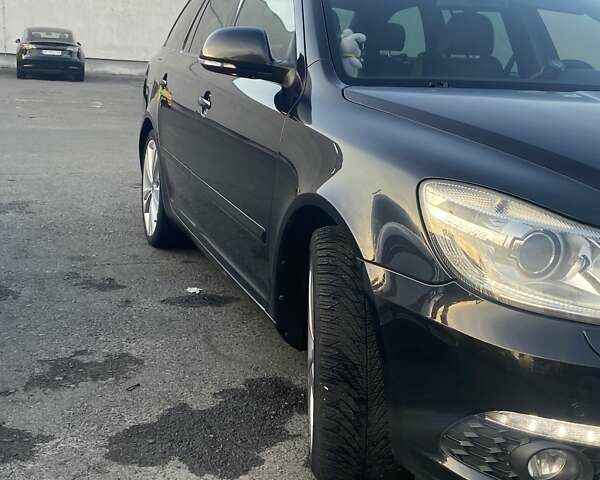 Черный Шкода Октавия, объемом двигателя 2 л и пробегом 225 тыс. км за 11100 $, фото 2 на Automoto.ua