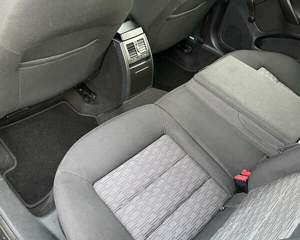 Чорний Шкода Октавія, об'ємом двигуна 1.6 л та пробігом 194 тис. км за 9399 $, фото 76 на Automoto.ua