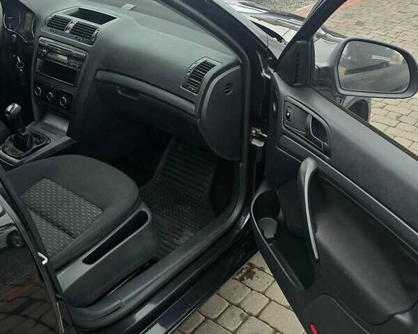 Черный Шкода Октавия, объемом двигателя 1.6 л и пробегом 245 тыс. км за 6790 $, фото 12 на Automoto.ua