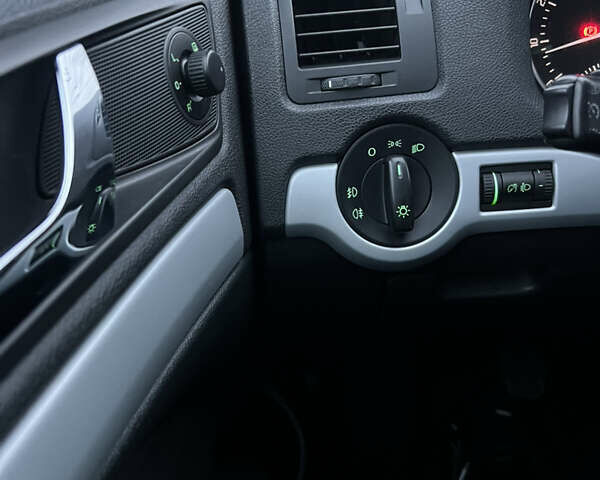 Чорний Шкода Октавія, об'ємом двигуна 1.4 л та пробігом 200 тис. км за 7200 $, фото 23 на Automoto.ua