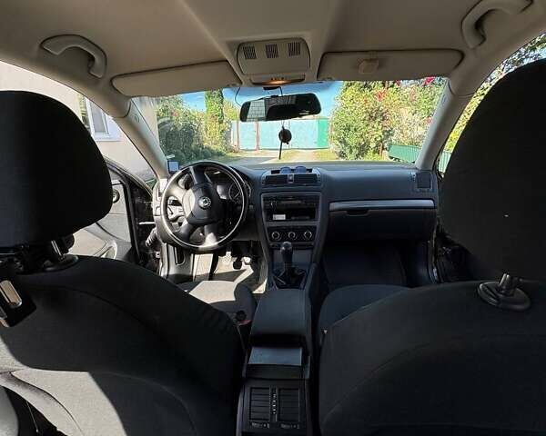 Чорний Шкода Октавія, об'ємом двигуна 1.6 л та пробігом 300 тис. км за 7500 $, фото 13 на Automoto.ua