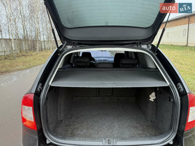 Черный Шкода Октавия, объемом двигателя 1.2 л и пробегом 300 тыс. км за 5800 $, фото 10 на Automoto.ua