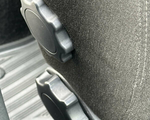 Черный Шкода Октавия, объемом двигателя 1.6 л и пробегом 157 тыс. км за 11390 $, фото 52 на Automoto.ua