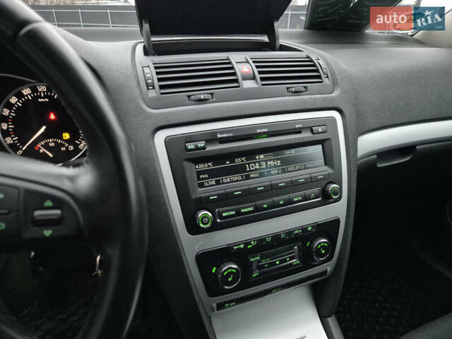 Чорний Шкода Октавія, об'ємом двигуна 1.8 л та пробігом 212 тис. км за 8300 $, фото 36 на Automoto.ua