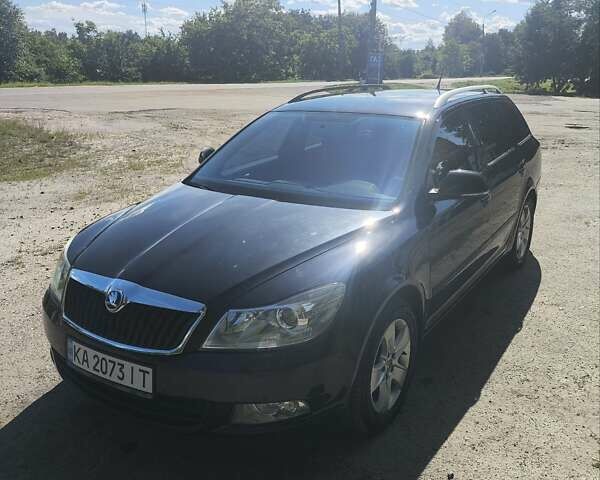 Черный Шкода Октавия, объемом двигателя 1.8 л и пробегом 215 тыс. км за 8700 $, фото 3 на Automoto.ua