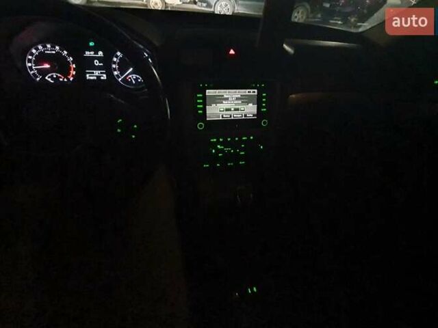 Черный Шкода Октавия, объемом двигателя 1.6 л и пробегом 220 тыс. км за 7950 $, фото 26 на Automoto.ua