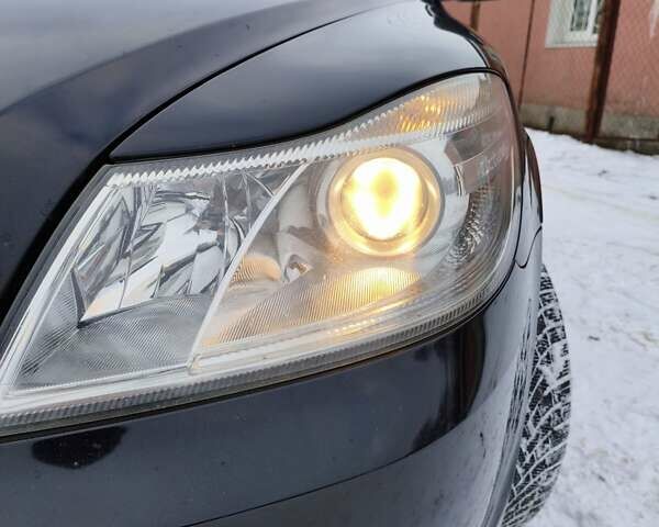 Черный Шкода Октавия, объемом двигателя 1.6 л и пробегом 247 тыс. км за 7200 $, фото 2 на Automoto.ua