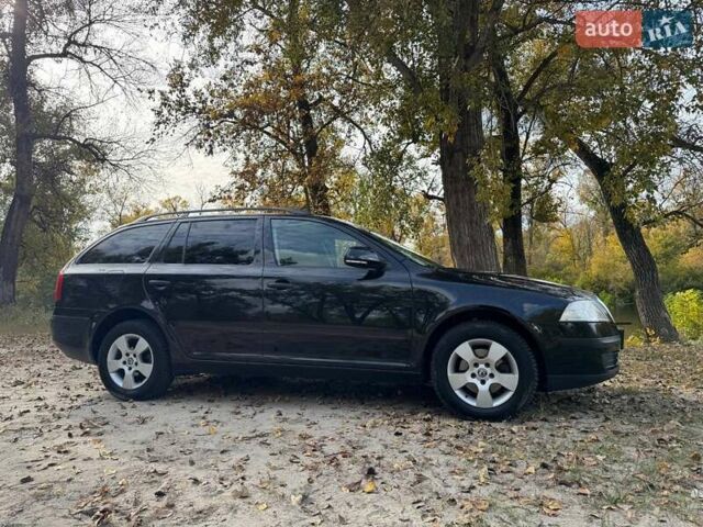 Шкода Октавия 2011 в Полтаве на Automoto.ua Черный Шкода Октавия, объемом двигателя 1.6 л и пробегом 220 тыс. км за 7600 $, фото 38 на Automoto.ua