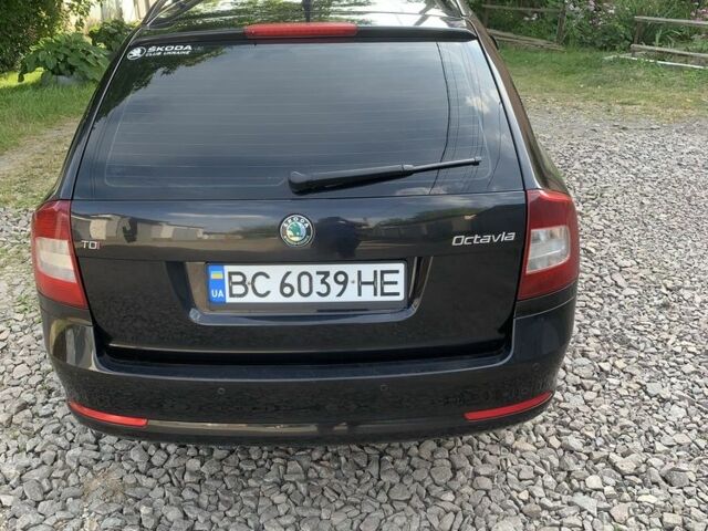 Черный Шкода Октавия, объемом двигателя 2 л и пробегом 277 тыс. км за 8200 $, фото 2 на Automoto.ua