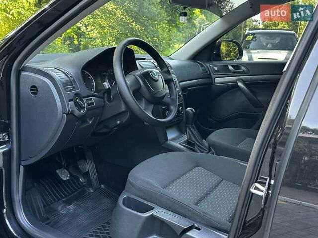 Черный Шкода Октавия, объемом двигателя 0 л и пробегом 217 тыс. км за 6500 $, фото 60 на Automoto.ua