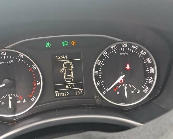 Чорний Шкода Октавія, об'ємом двигуна 1.4 л та пробігом 177 тис. км за 7600 $, фото 13 на Automoto.ua