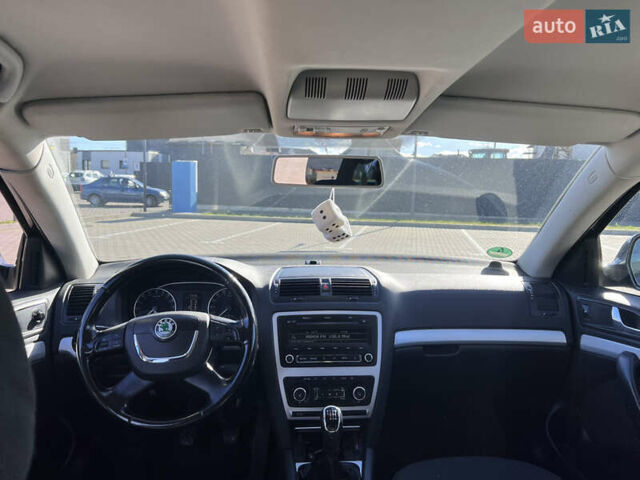 Черный Шкода Октавия, объемом двигателя 2 л и пробегом 232 тыс. км за 8999 $, фото 11 на Automoto.ua