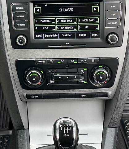 Черный Шкода Октавия, объемом двигателя 1.6 л и пробегом 157 тыс. км за 11390 $, фото 29 на Automoto.ua