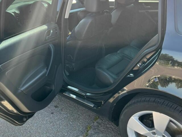 Чорний Шкода Октавія, об'ємом двигуна 2 л та пробігом 310 тис. км за 9000 $, фото 4 на Automoto.ua