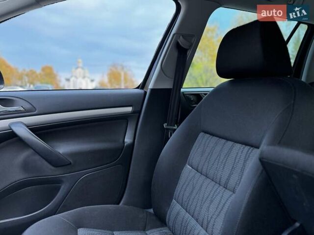 Шкода Октавия 2011 в Конотопе на Automoto.ua Черный Шкода Октавия, объемом двигателя 1.8 л и пробегом 197 тыс. км за 8600 $, фото 32 на Automoto.ua